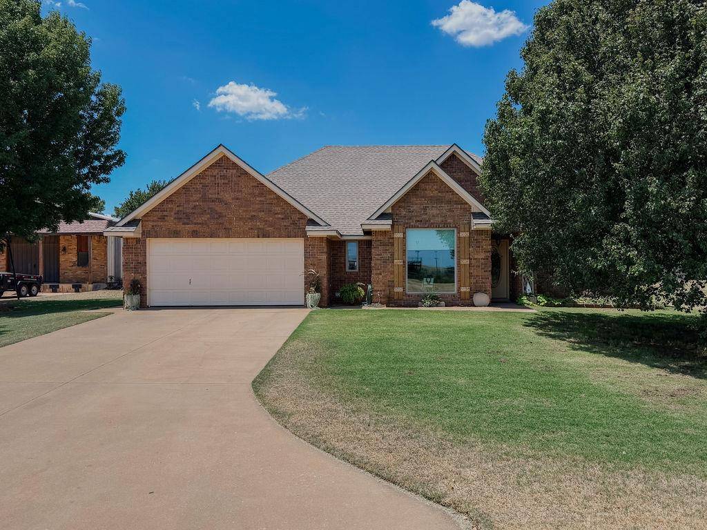 212 S Vernon AVE, Hinton, OK 73047