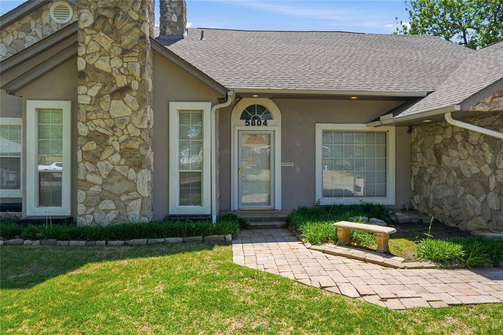5804 NW 53rd ST, Warr Acres, OK 73122