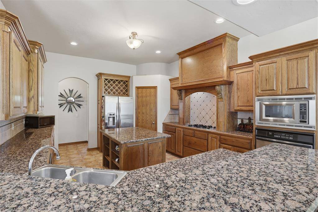 600 NW 160th ST, Edmond, OK 73013