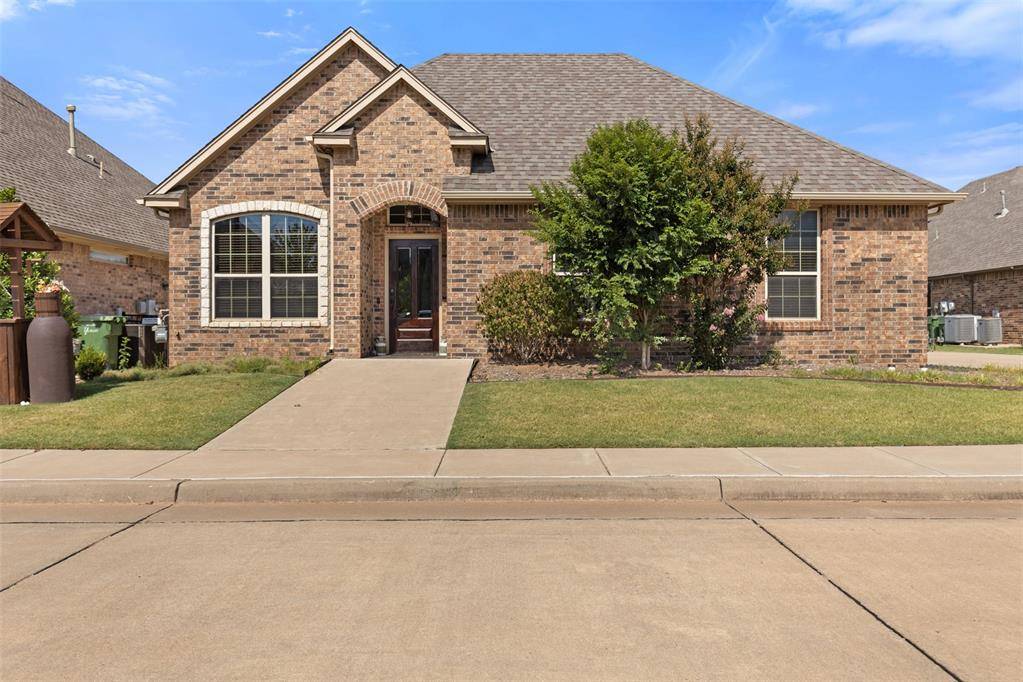 1316 Katelyn CT, Yukon, OK 73099