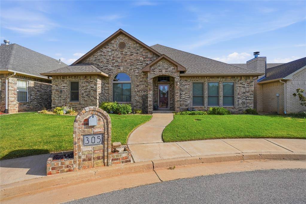 305 Tierra Rica CIR, Altus, OK 73521