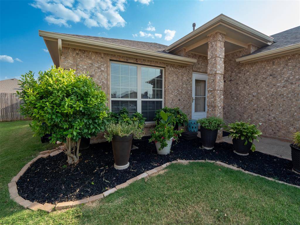 8208 NW 106th CIR, Oklahoma City, OK 73162