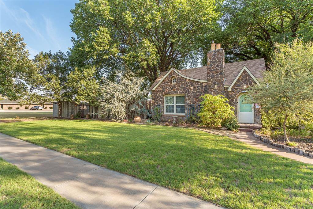 1021 W Broadway AVE, Elk City, OK 73644