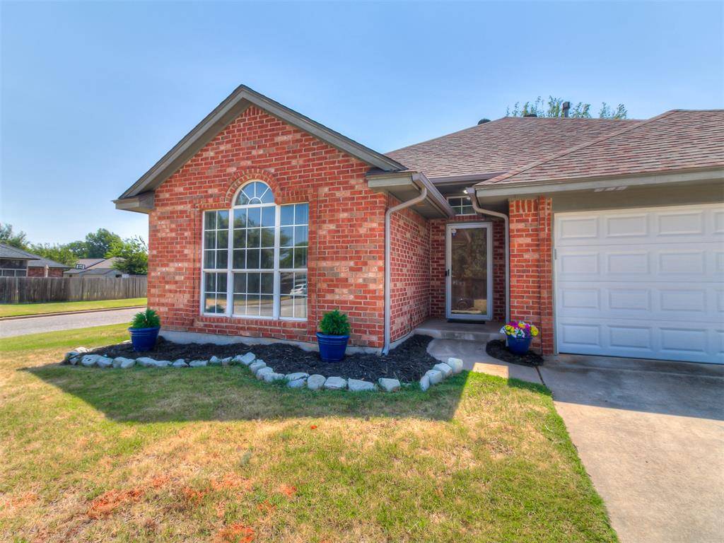 12300 SW 10th ST, Yukon, OK 73099