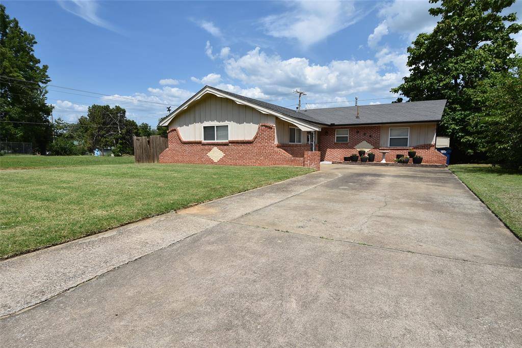 924 Cherokee ST, Seminole, OK 74868