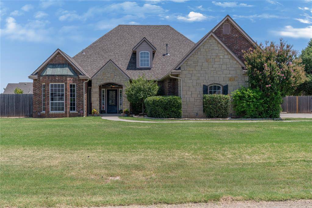 4108 Hidden Lake CIR, Moore, OK 73160