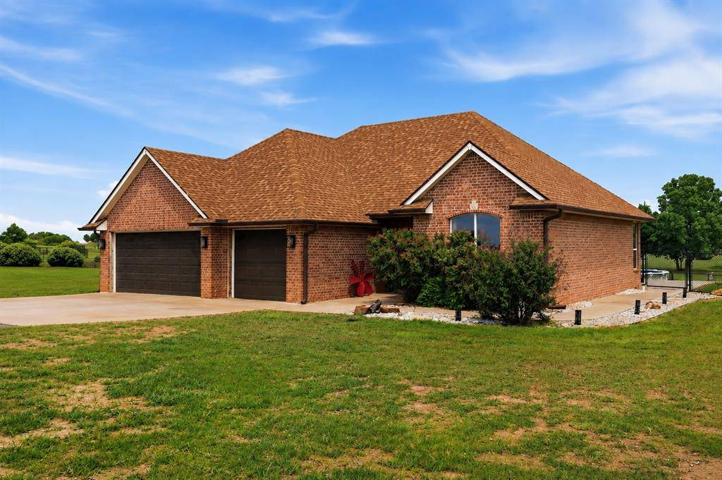 1700 Sandpiper DR, Blanchard, OK 73010