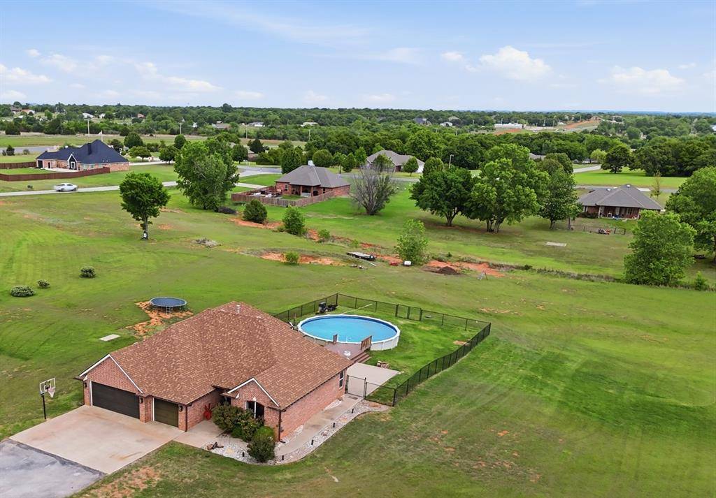 1700 Sandpiper DR, Blanchard, OK 73010