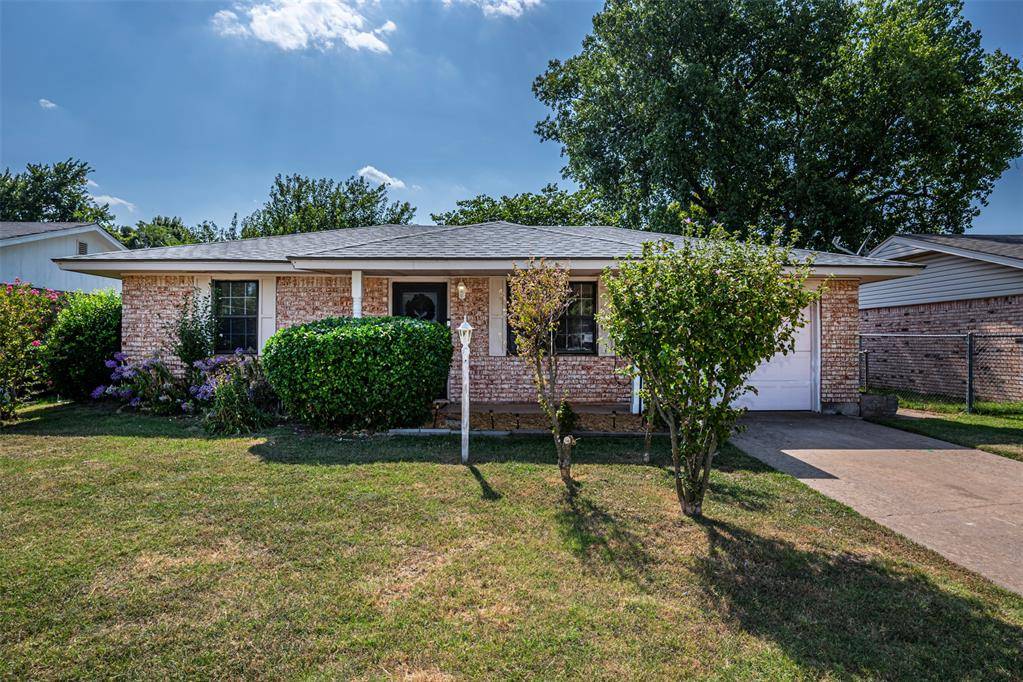 411 S Brookview LN, Mustang, OK 73064