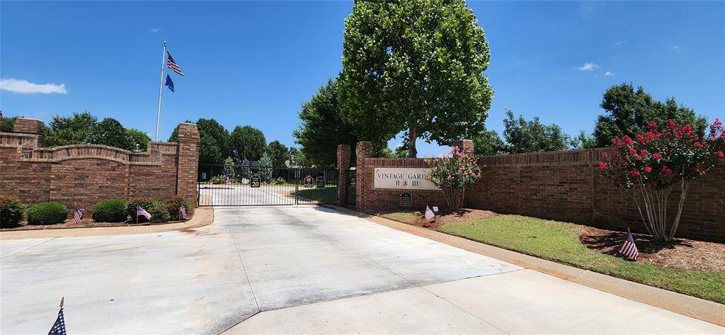 16100 Silverado DR, Edmond, OK 73013
