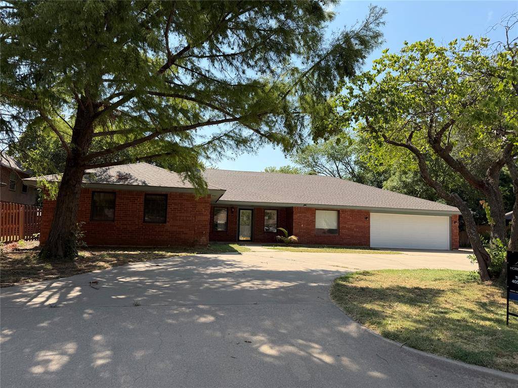 2508 NE Heritage Creek DR, Lawton, OK 73507