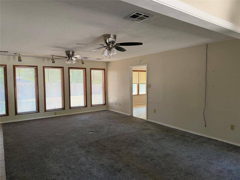 2508 NE Heritage Creek DR, Lawton, OK 73507