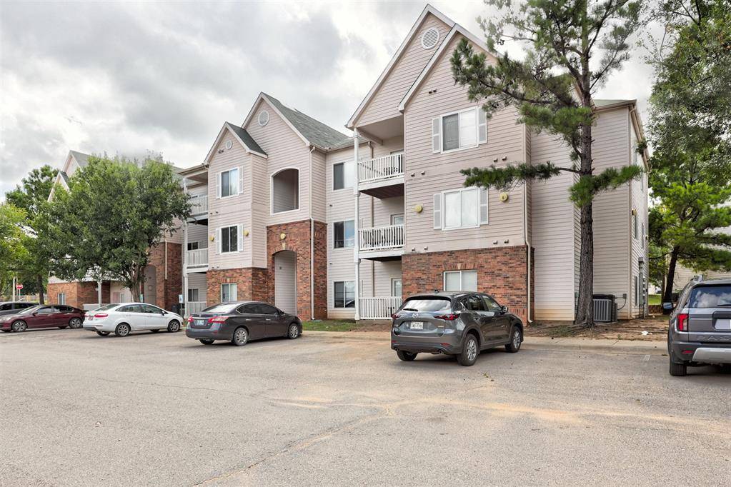 2200 N Classen BLVD #6126, Norman, OK 73071