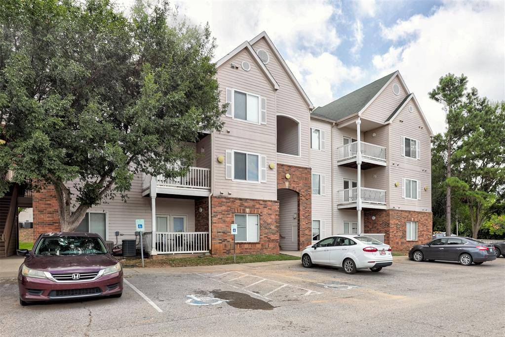 2200 N Classen BLVD #6126, Norman, OK 73071
