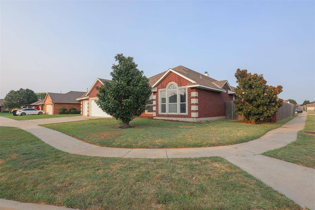 15816 Stepping Stone LN, Oklahoma City, OK 73170