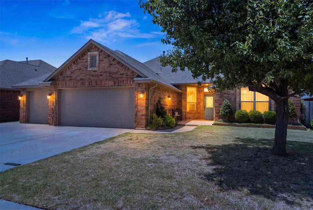4209 Scissortail DR, Yukon, OK 73099