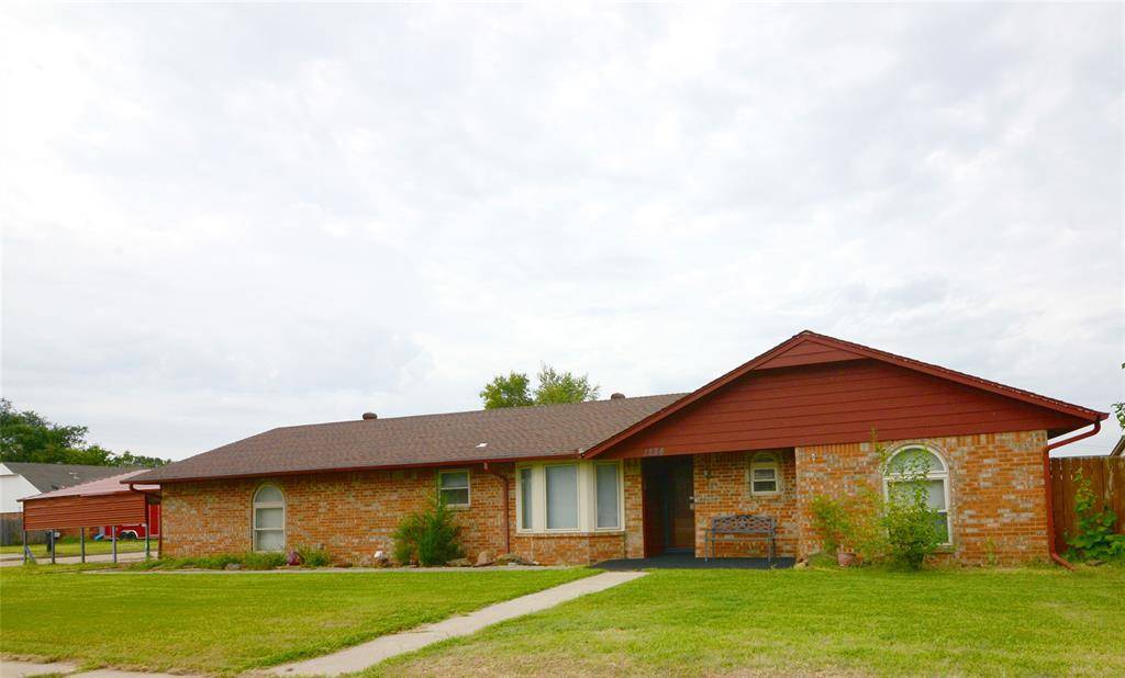 1224 NW 6th PL, Moore, OK 73170