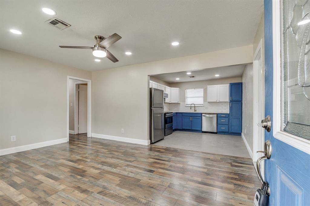 786 NW 1st ST, Moore, OK 73160