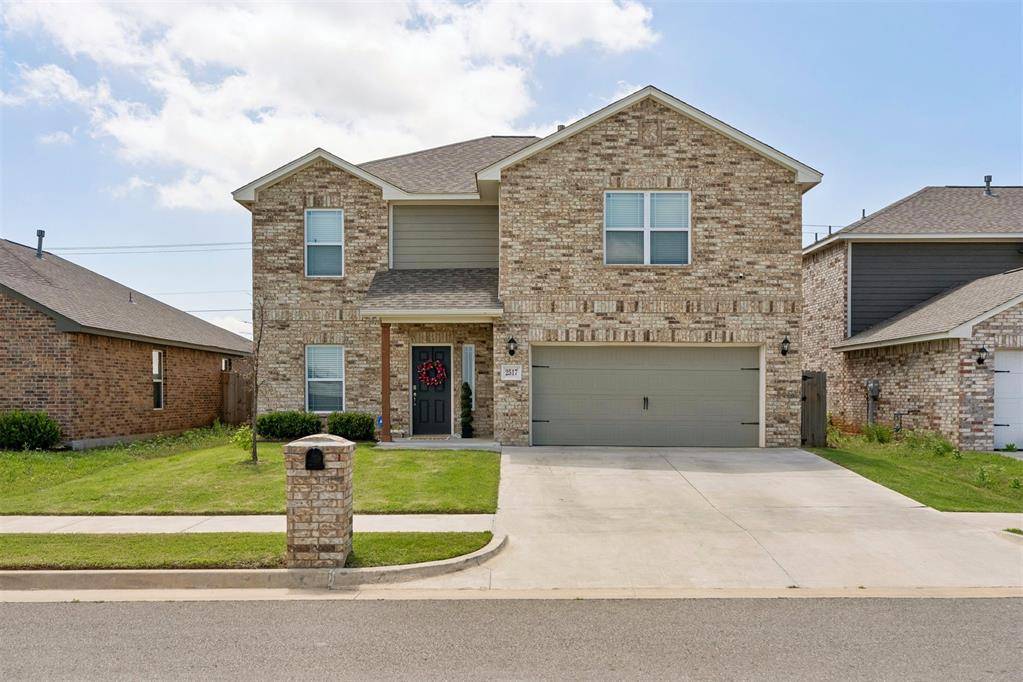 2517 Scarlet LN, El Reno, OK 73036