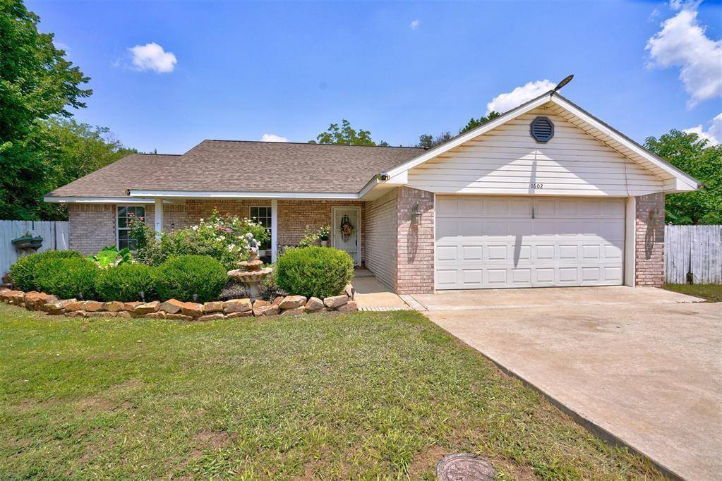 1602 Boren BLVD, Seminole, OK 74868