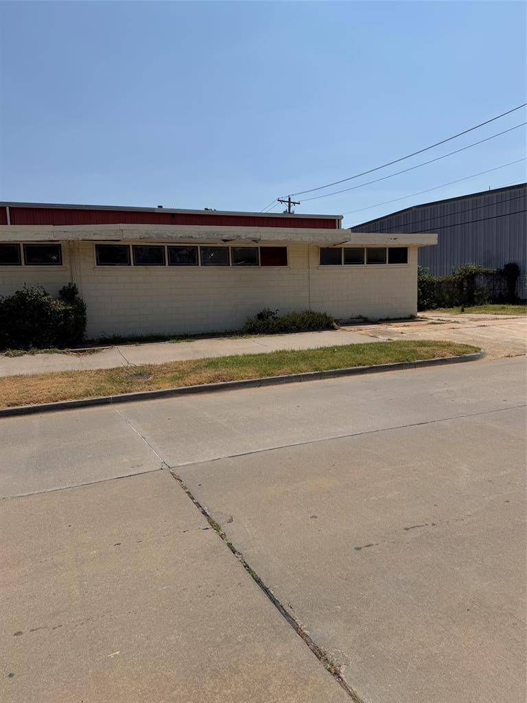 100 NE 24th ST, Oklahoma City, OK 73105