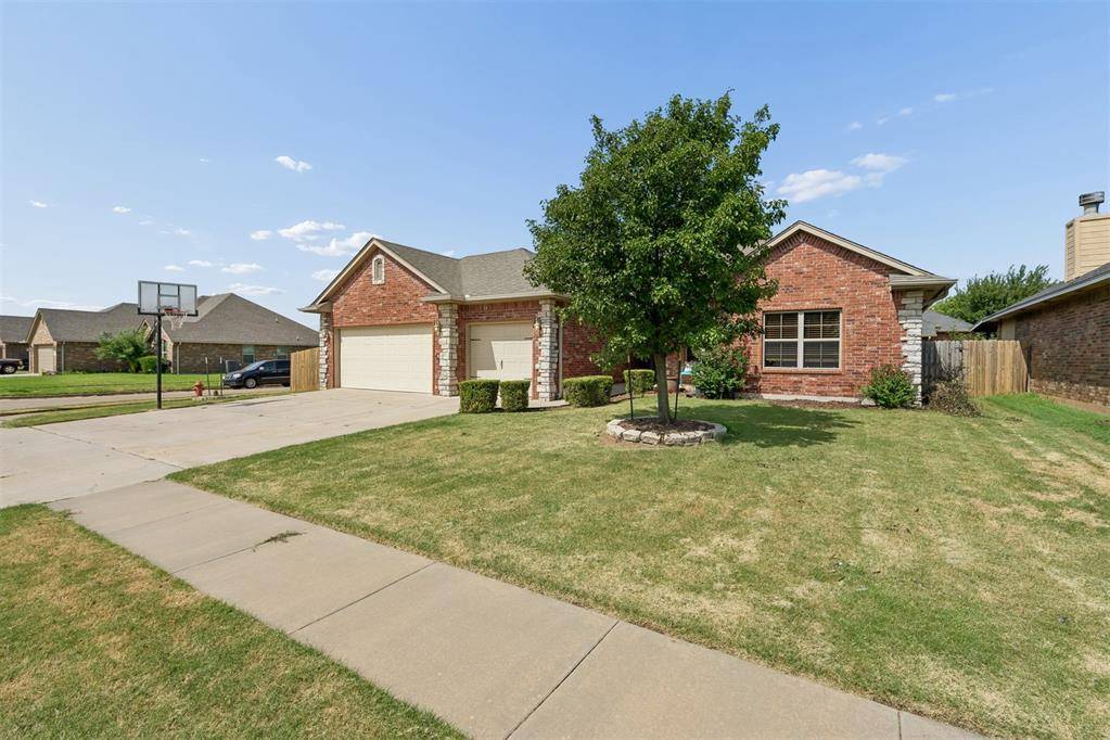 709 Blue Ridge RD, Moore, OK 73160