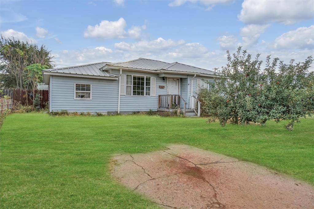108 Central DR, Sayre, OK 73662