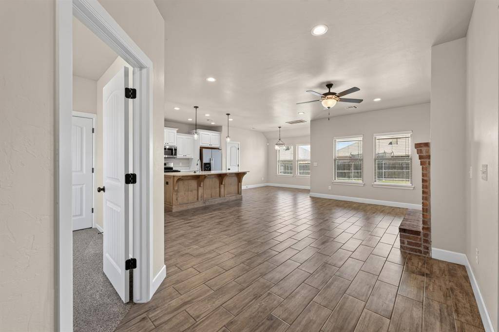 4505 Black Mesa LN, Yukon, OK 73099