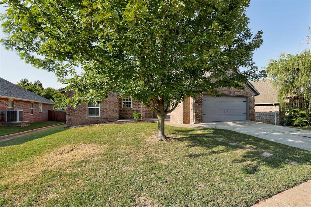 1716 Kamber TER, Edmond, OK 73003