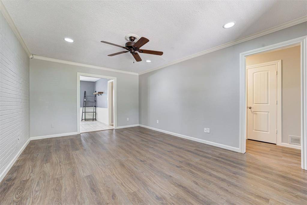 327 Woodcrest DR, Norman, OK 73071