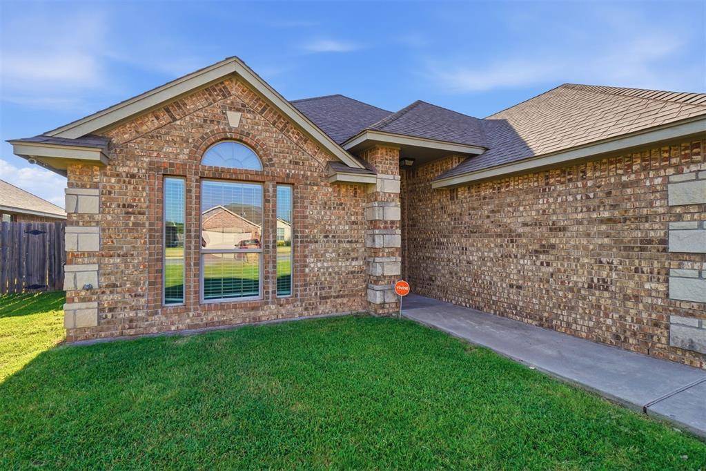 407 NW Granite AVE, Cache, OK 73527