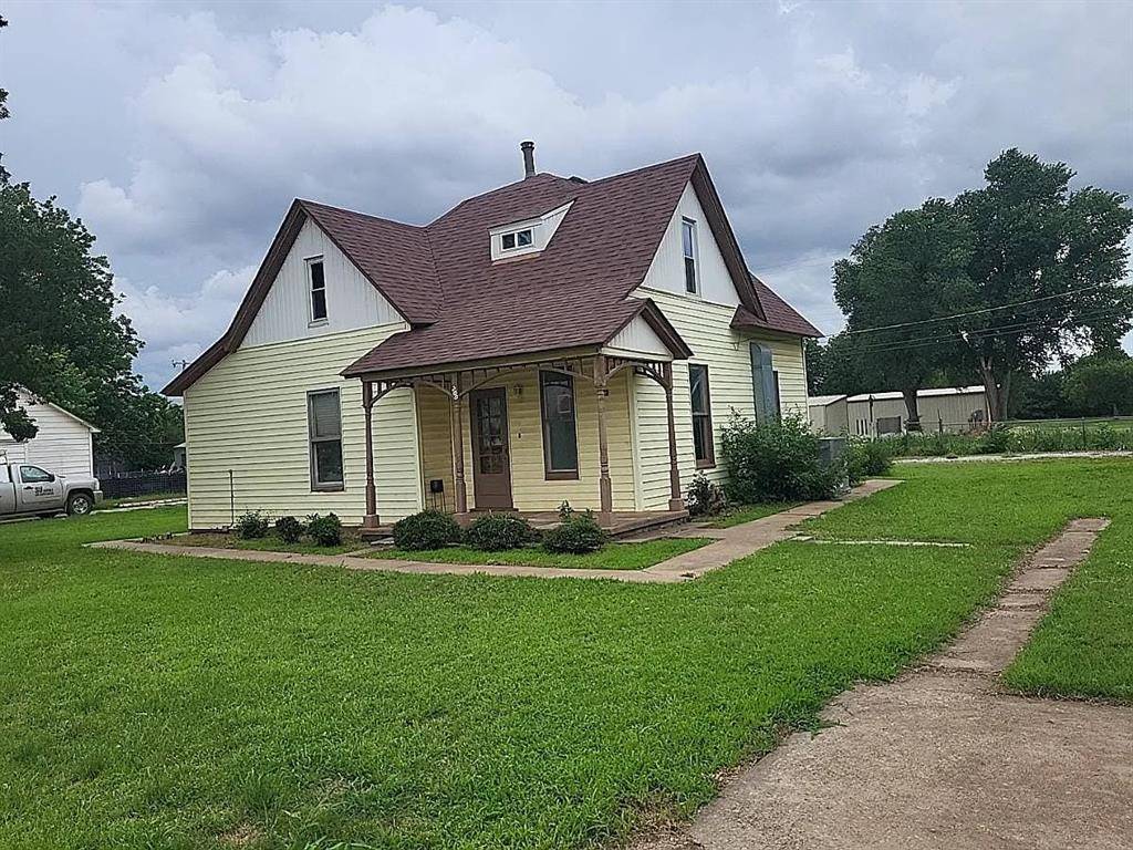 700 S Cimarron ST, Hennessey, OK 73742
