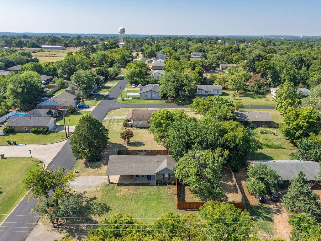 1327 E Wayne ST, Shawnee, OK 74801