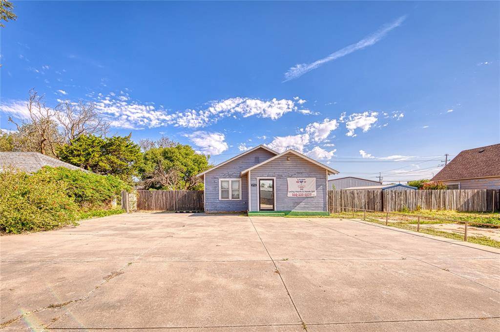 1711 W Broadway AVE, Elk City, OK 73644