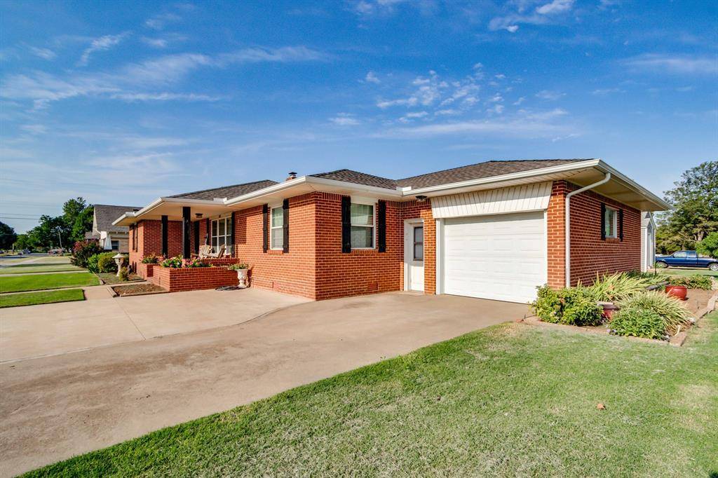 209 S 4th ST, Okarche, OK 73762