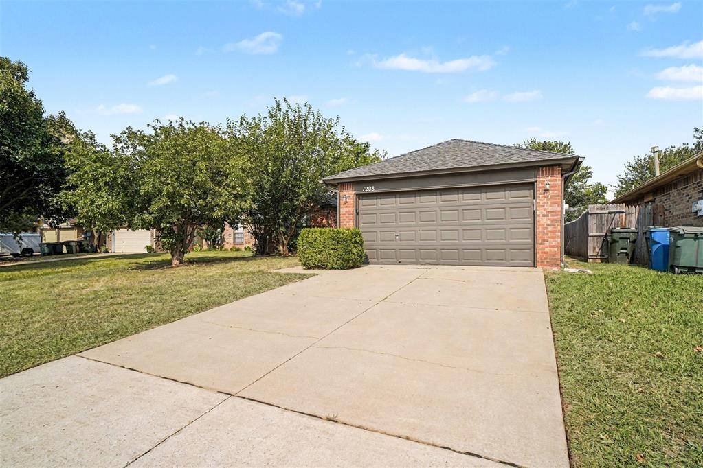 1208 San Fidel LN, Edmond, OK 73003