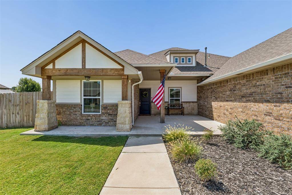 512 Cantebury DR, Tuttle, OK 73089