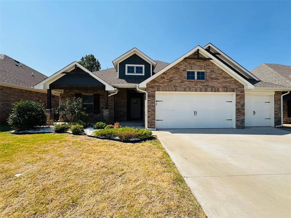 804 E Barajas TER, Mustang, OK 73064