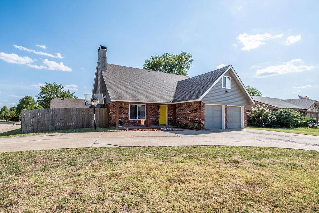 728 Miller DR, Yukon, OK 73099