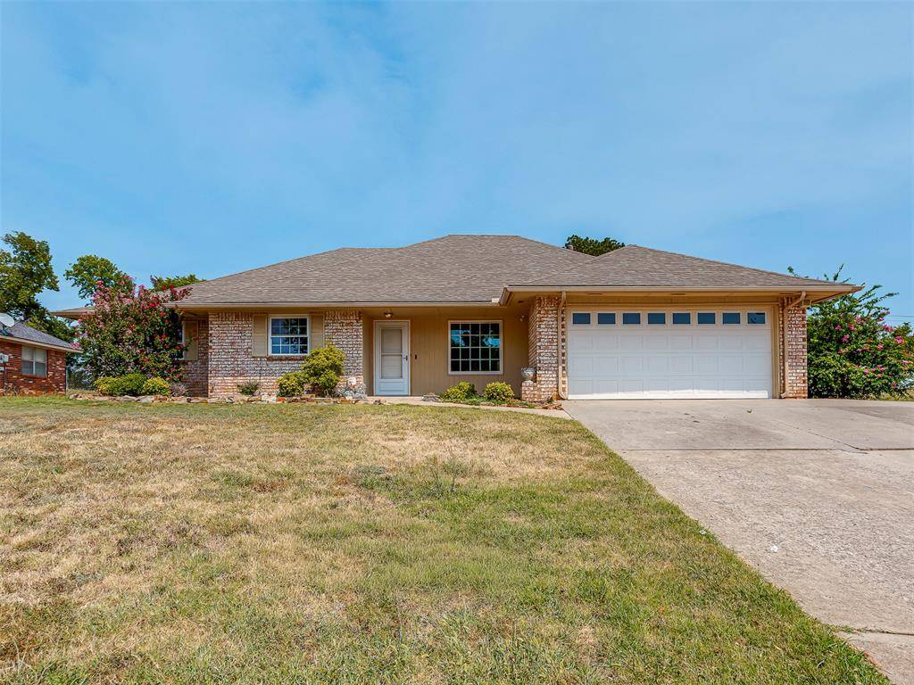 1520 Winding Creek RD, Moore, OK 73160
