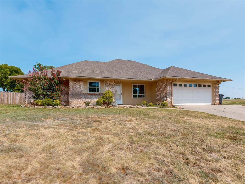1520 Winding Creek RD, Moore, OK 73160