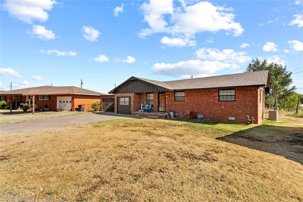 523 Ruth DR, Carnegie, OK 73015