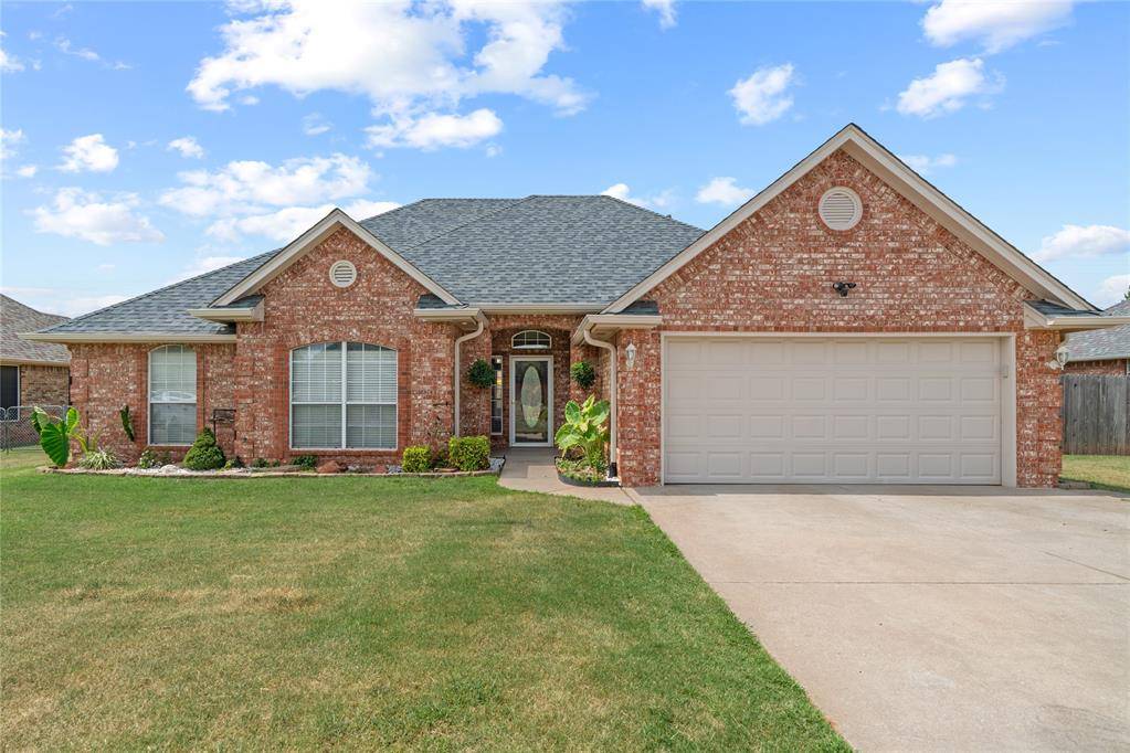 1615 Silver Oak RD, Blanchard, OK 73010
