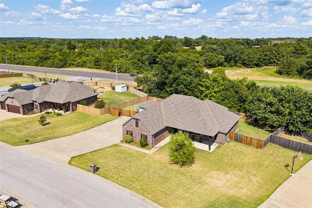 286 Mounds RD, Harrah, OK 73045