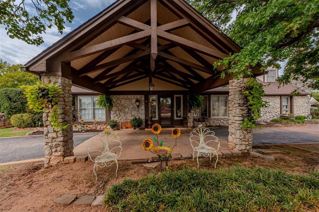254 N Marshall DR, Chandler, OK 74834