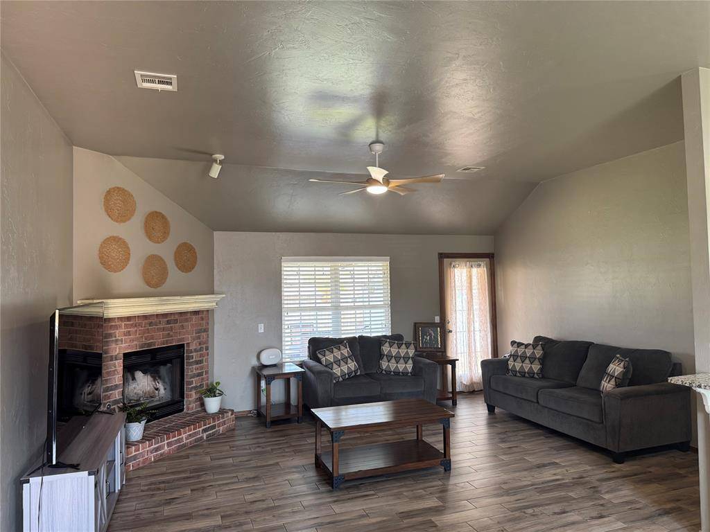 1121 NW Phils way NW WAY, Piedmont, OK 73078