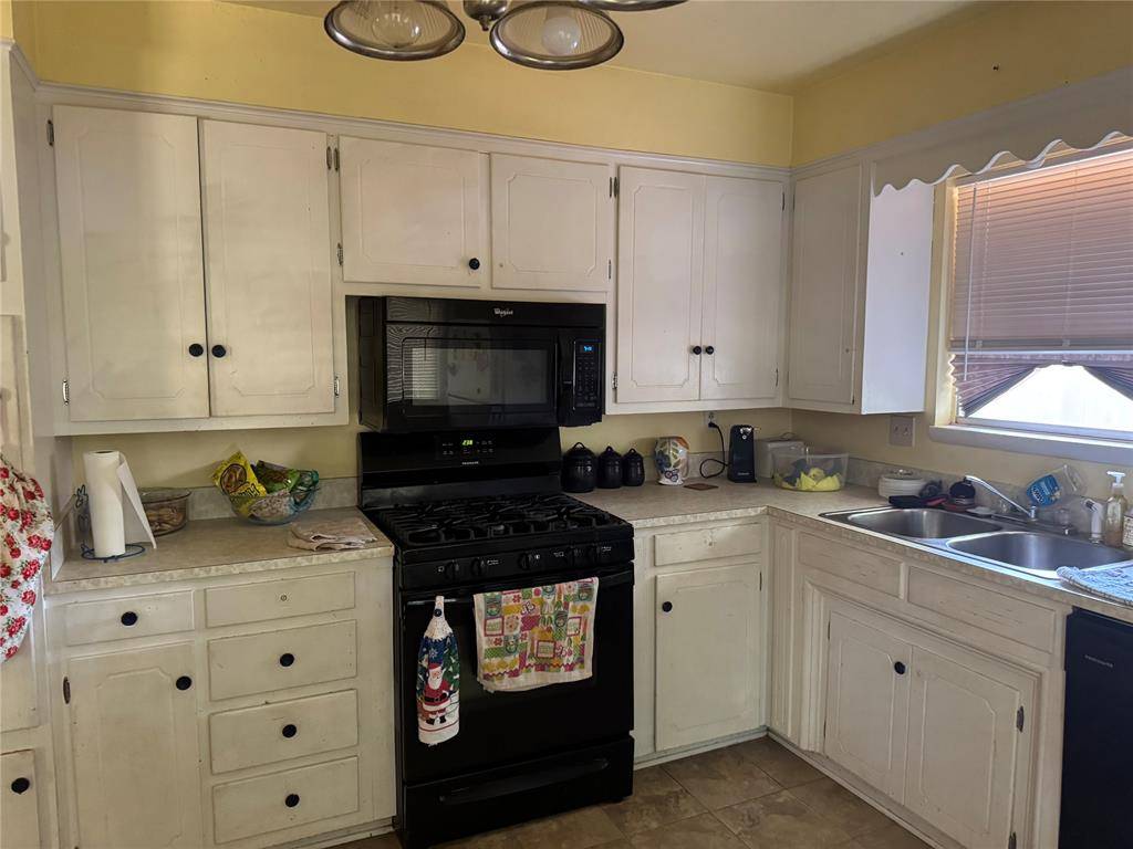 2113 S Boulevard BLVD, Edmond, OK 73013