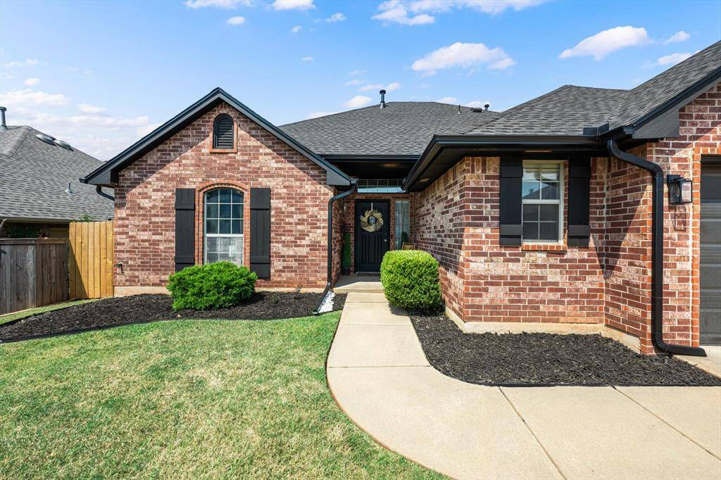 17025 Woodvine DR, Edmond, OK 73012