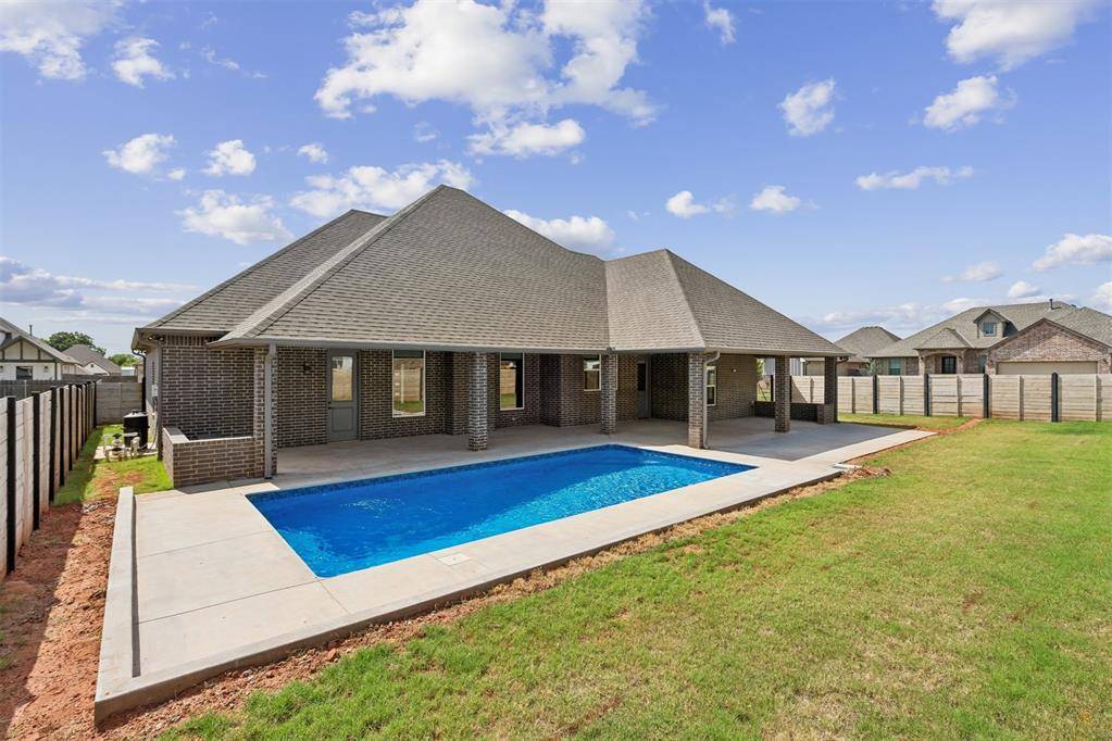 5700 Copper Stone CT, Mustang, OK 73064
