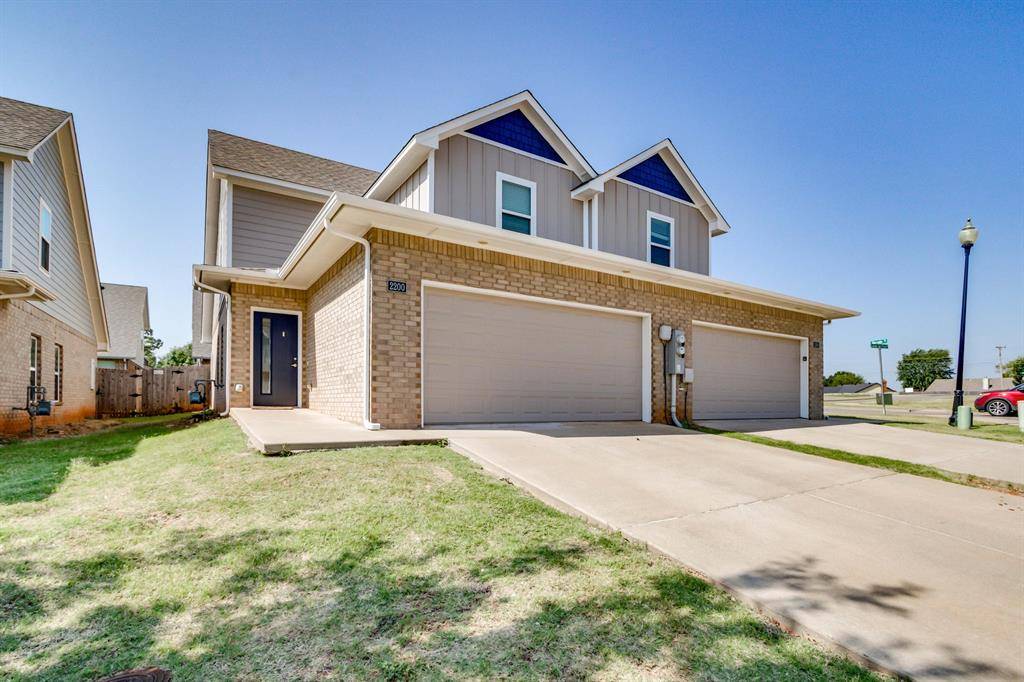2208 Camino Del Plaza LN, Edmond, OK 73013